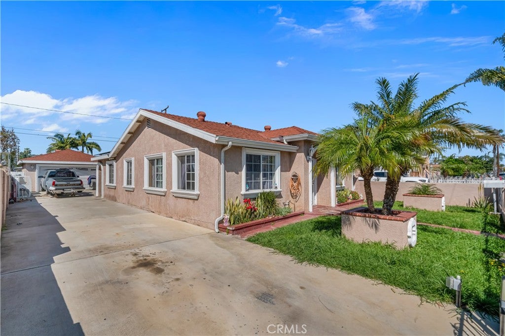 21931 Violeta Avenue