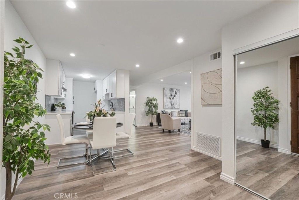 Photo of 5334 Lindley Avenue #115, Encino, CA 91316 (MLS # SR25216808)