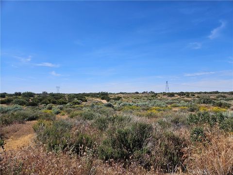 Photo of 357 311-02, Oak Hills, CA 92344 (MLS # CV26084226)