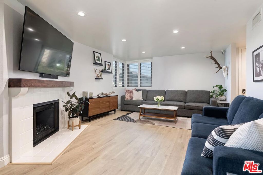 935 Main Street 206