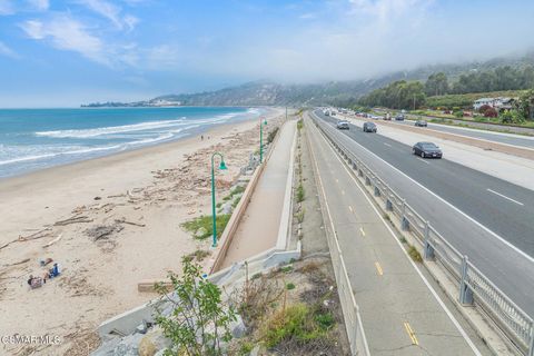 Tiny photo for 6928 Fillmore Avenue, Ventura, CA 93001 (MLS # 226002839)