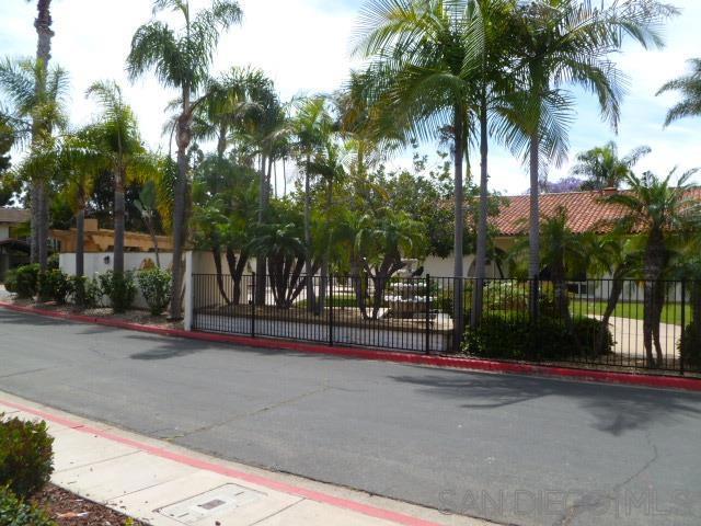 4044 Loma Riviera Cir