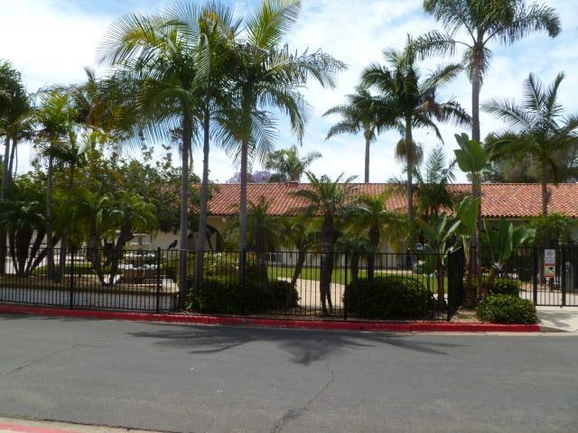 4044 Loma Riviera Cir