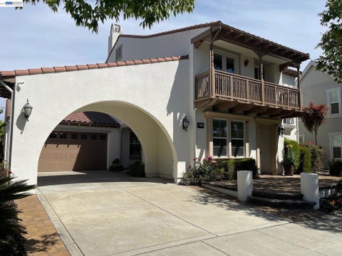 Photo of 3124 Sweetviolet Dr DR, San Ramon, CA 94582 (MLS # 41137543)