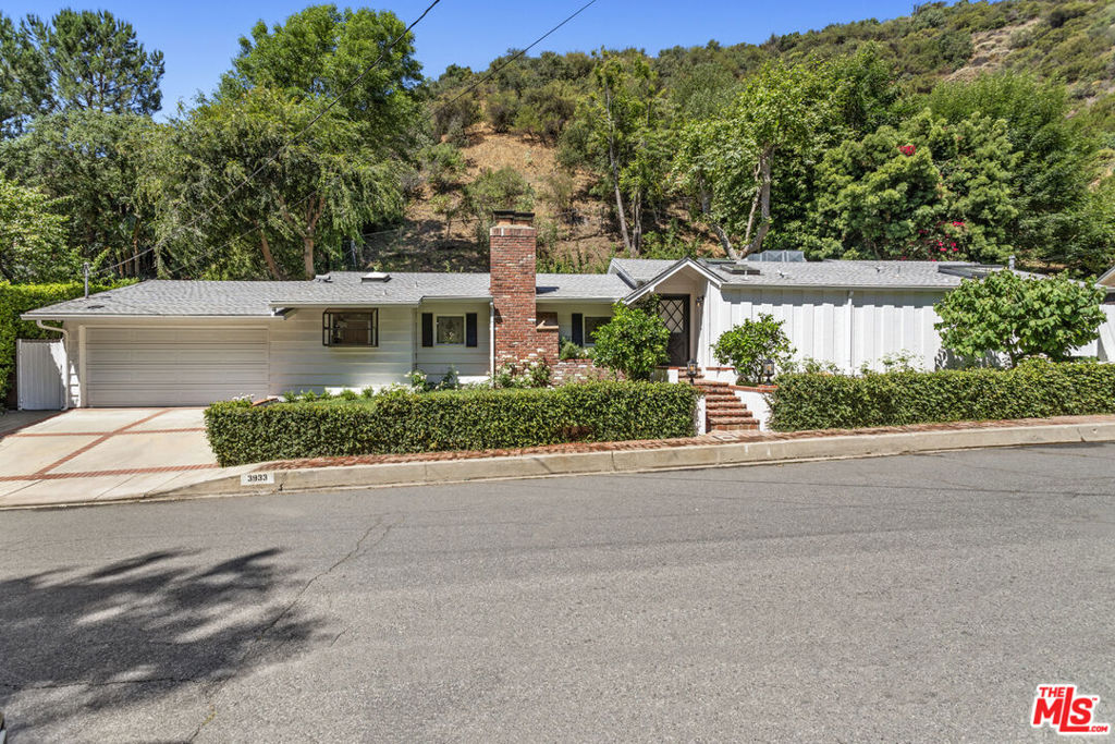 3933 Mandeville Canyon Road