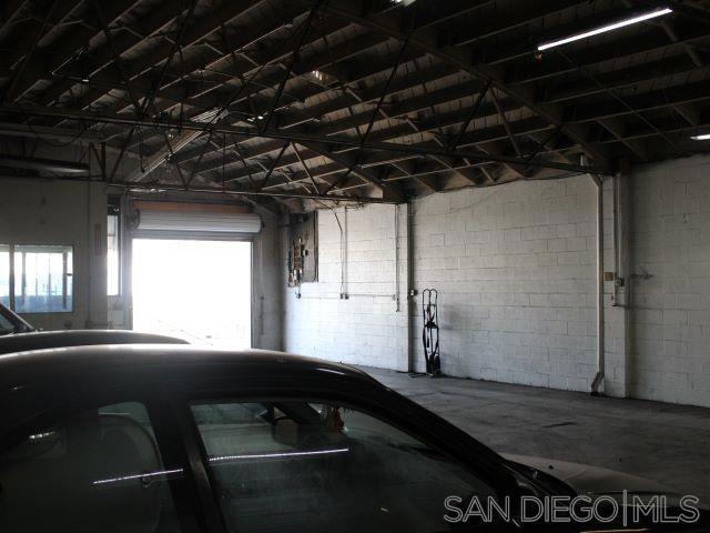 939 W Main
