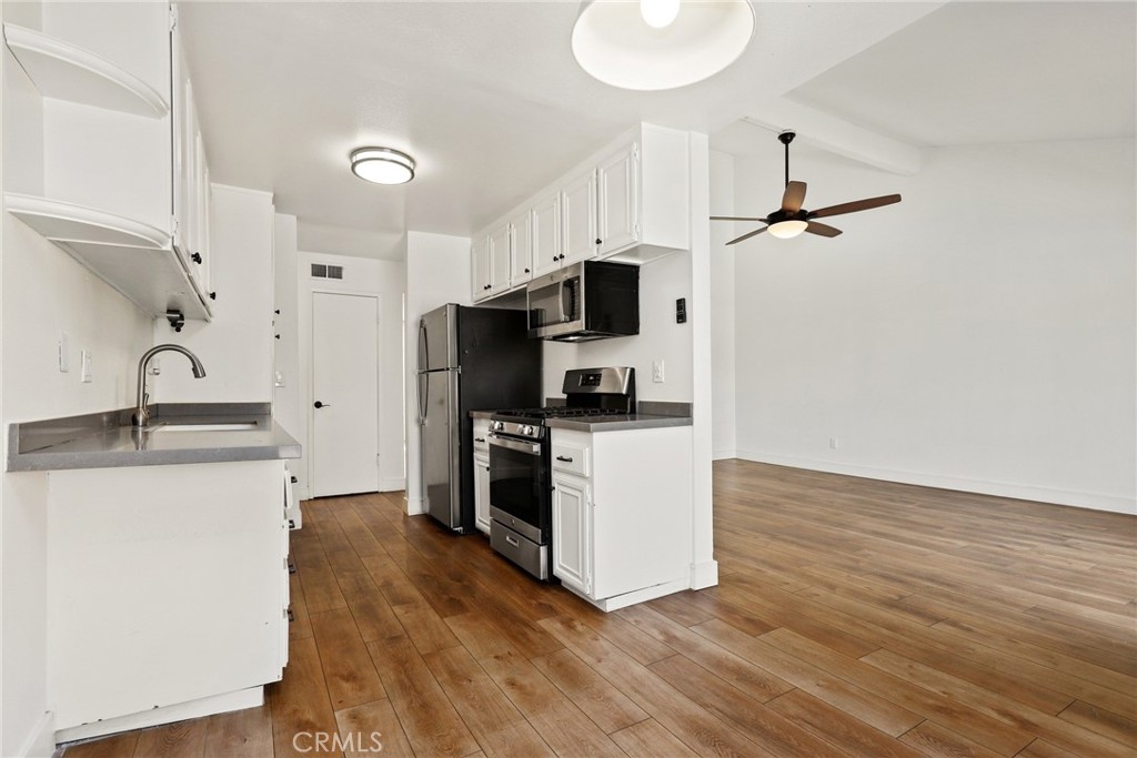 700 W La Veta Avenue T4