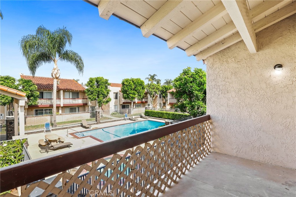 700 W La Veta Avenue T4