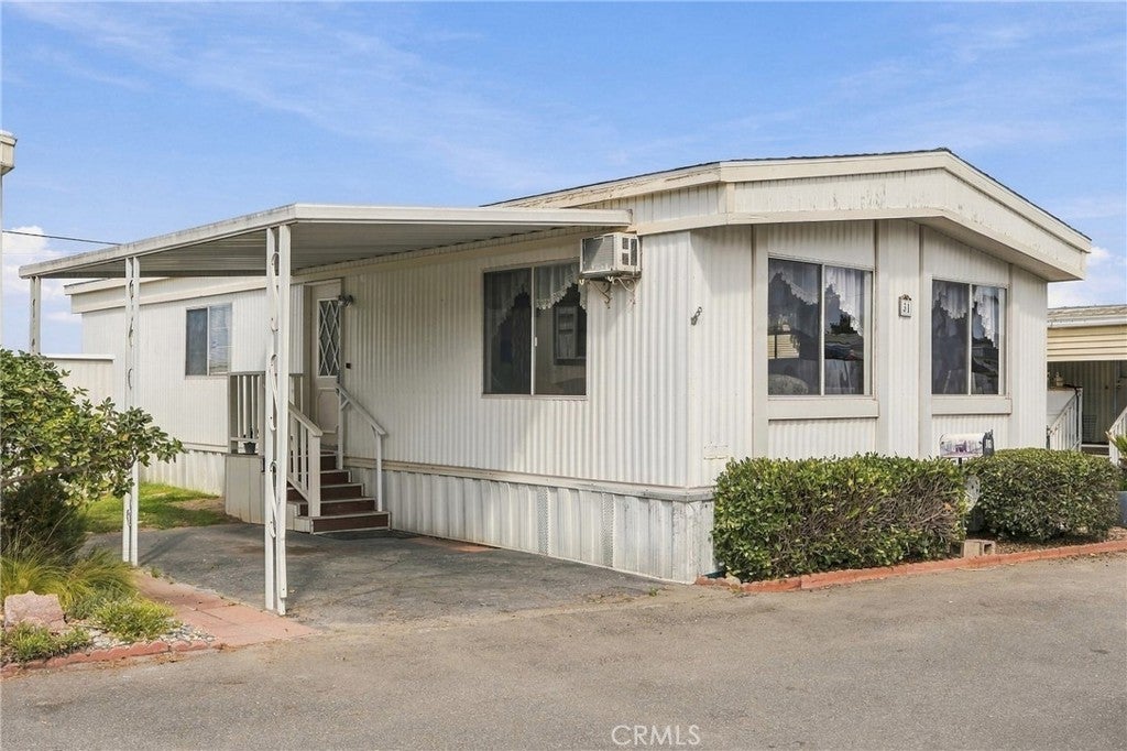 1600 E Clark 31