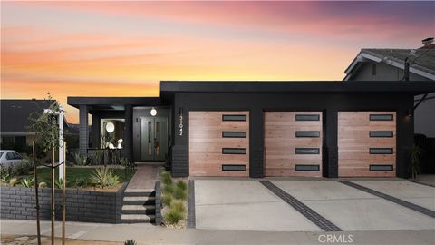 Photo of 33042 Palo Alto St, Dana Point, CA 92629 (MLS # DW26027677)