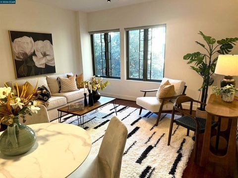 Photo of 438 438 W Grand Ave Ave #528, Oakland, CA 94612 (MLS # 41109078)