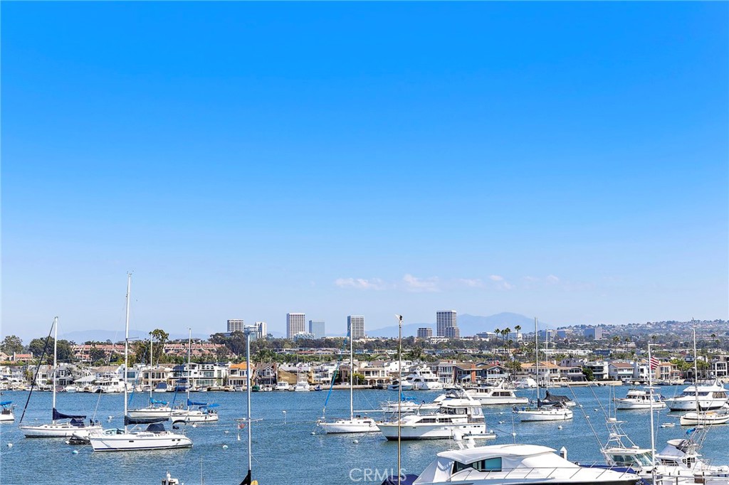 207 E Edgewater Avenue Rear