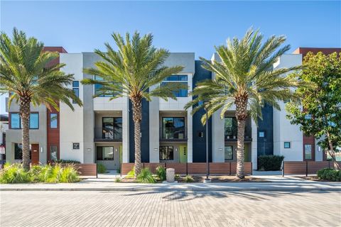 159 Waypoint Tustin CA 92782