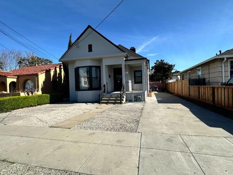 Photo of 1072 Vine Street, San Jose, CA 95110 (MLS # ML82038086)