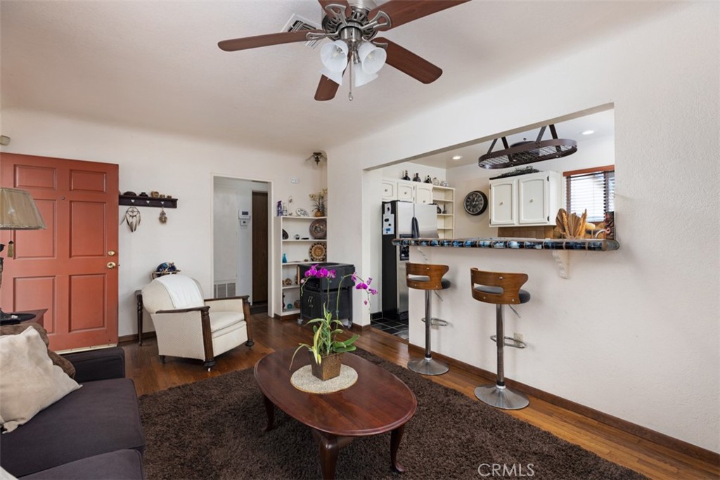 5851 Premiere Avenue