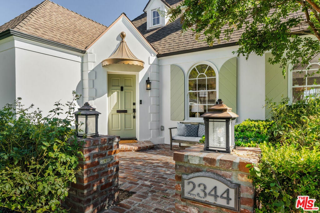2344 Paloma Street