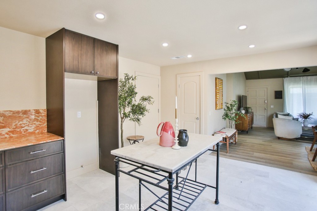 Casa De Laguna (CL) - Residential