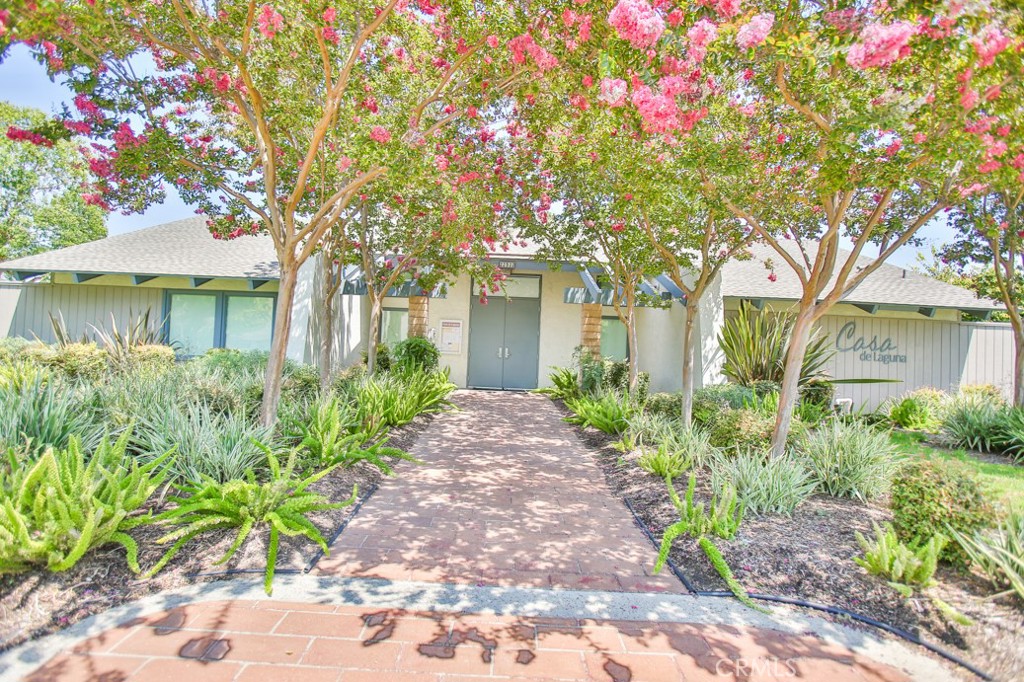 Casa De Laguna (CL) - Residential