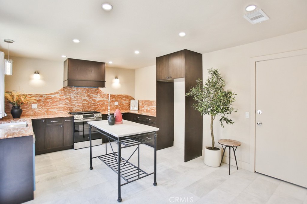 Casa De Laguna (CL) - Residential