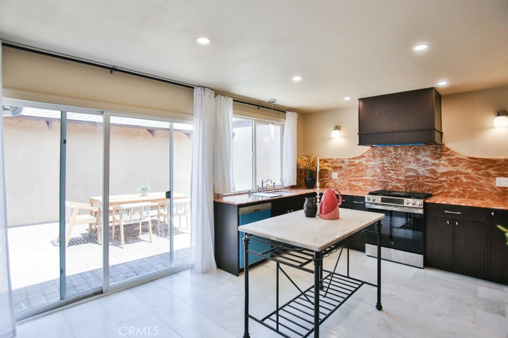 Casa De Laguna (CL) - Residential