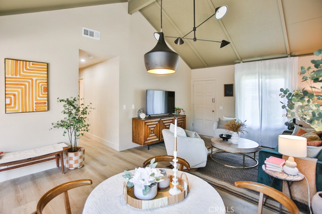 Casa De Laguna (CL) - Residential