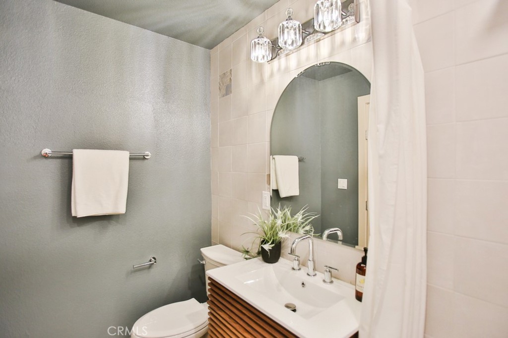 Casa De Laguna (CL) - Residential