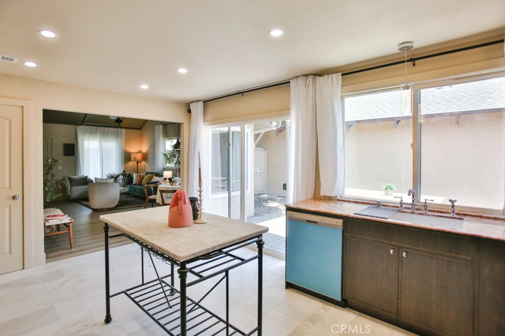 Casa De Laguna (CL) - Residential