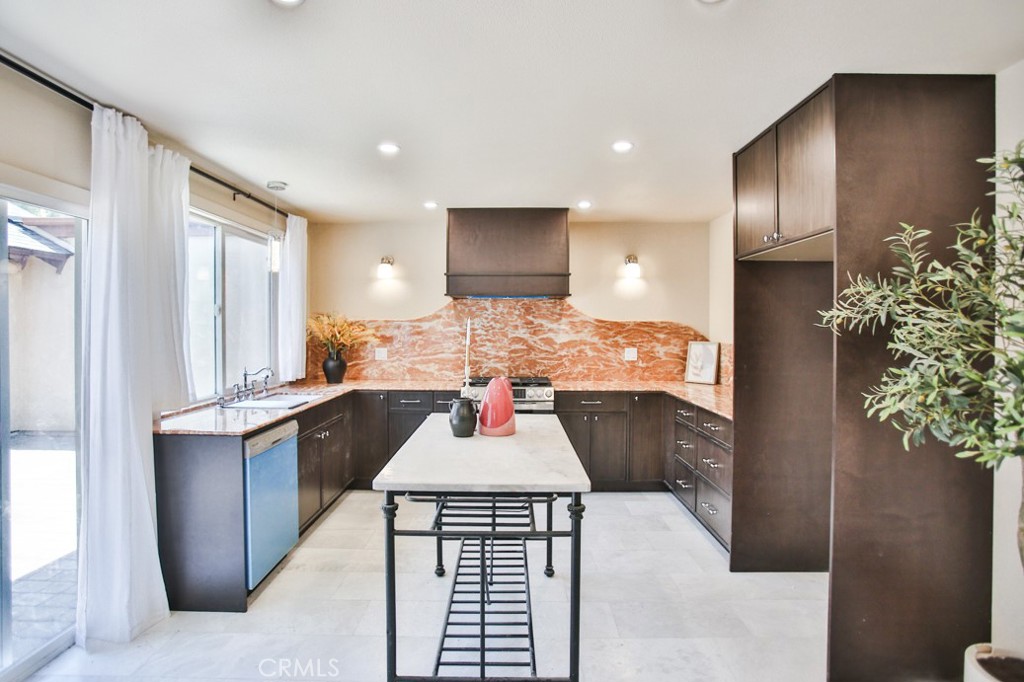 Casa De Laguna (CL) - Residential