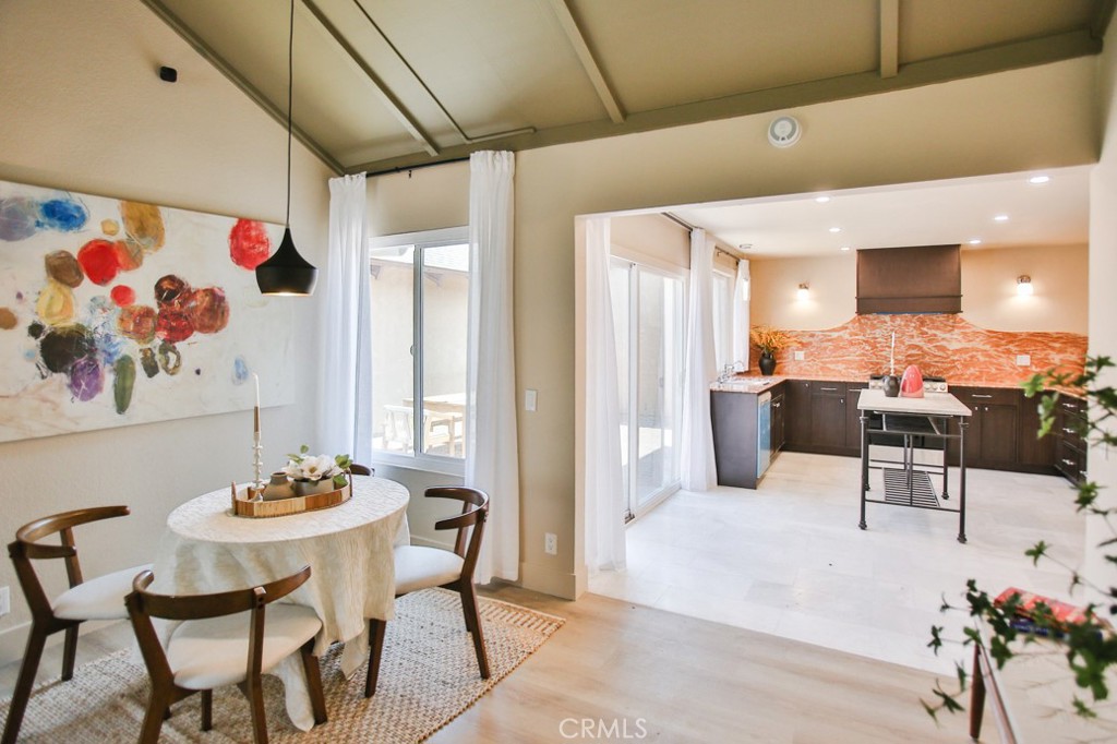 Casa De Laguna (CL) - Residential