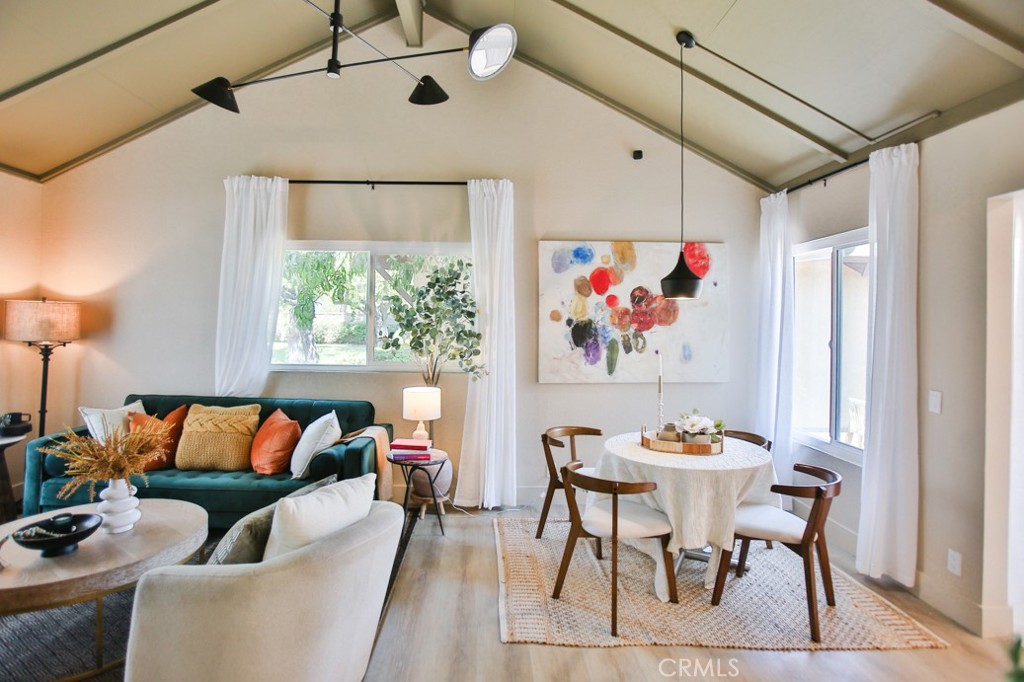 Casa De Laguna (CL) - Residential