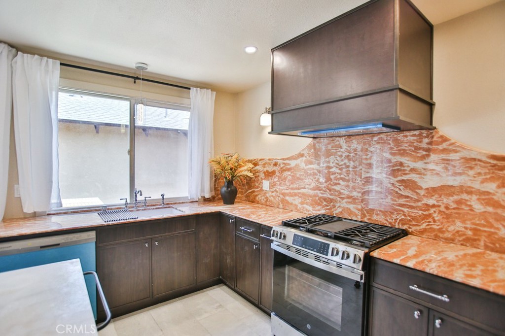 Casa De Laguna (CL) - Residential