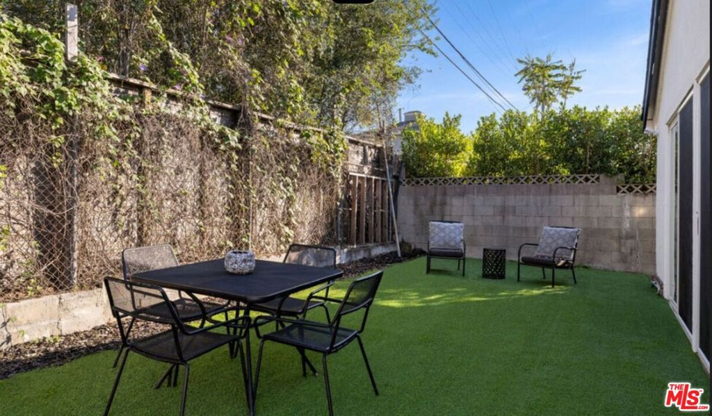 1222 N Virgil Avenue