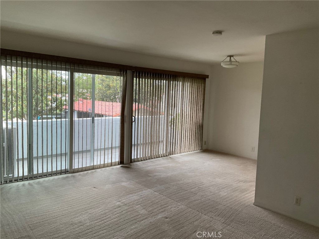 2307 Eastbluff