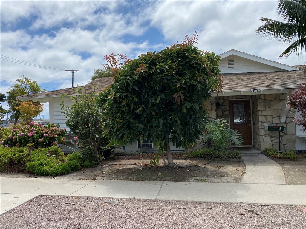 Spacious single-story, ground-level 3 bed / 2 bath corner unit in a quiet, well-kept Huntington Beach community. Approx. 1,400 sq. ft. with an open European-style layout, skylight, and abundant natural light. Features include porcelain tile flooring throughout, floating vanities, and wall A/C + ceiling fans in every room. Modern kitchen with quartz-style counters, stainless appliances (refrigerator, induction range/oven, microwave, dishwasher), and pullout drawers for efficient storage. Enjoy two private patios, perfect for relaxing or entertaining. In-building laundry with 4 Speed Queen machines. Reserved parking and garage options available. Water/trash included; tenant pays gas/electric. Pet-friendly with deposit & small monthly pet rent. Conveniently across from Bella Terra Mall and near 405 Freeway, Pacific City, beaches, and local parks.