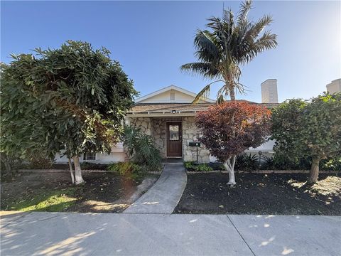 Photo of 7672 Amazon Dr #1, Huntington Beach, CA 92647 (MLS # OC25241512)