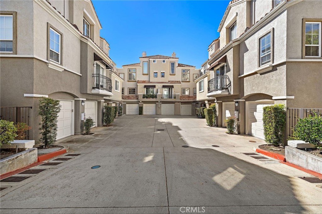 Welcome to this stunning condo at 15 Vía Pamplona in Rancho Santa Margarita, CA. This residence offers 1,128 square feet of living space with 2 spacious bedrooms and 2 modern bathrooms.
Inside, discover a renovated kitchen featuring a breakfast bar, stainless steel appliances, range, and dishwasher, perfect for daily living and entertaining. The open layout seamlessly connects the kitchen to the living area, creating an inviting space for gatherings. The vaulted ceilings in the living area enhance the feeling of openness, while a cozy gas fireplace warms the space. Step out onto the spacious patio, perfect for enjoying mountain views and outdoor BBQs.
The unit includes a washer and dryer for added convenience. Residents can relax at the communal pool and spa, and utilize the barbecue area for outdoor cookouts.
Additional highlights include a garage for secure parking and access to community amenities like shopping, dining, and easy 241 Toll Road access. Nearby schools add to the convenience of this vibrant neighborhood.
Experience the charm of Rancho Santa Margarita with this exceptional condo. Don’t miss the chance to call this your new home!
