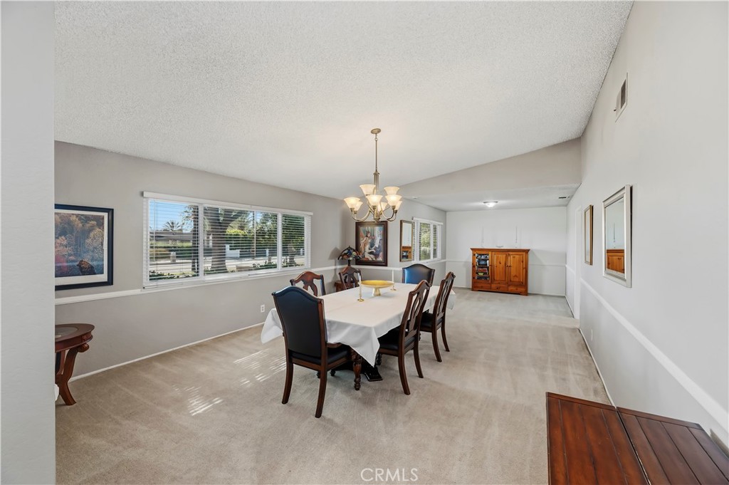 1510 S Oaks