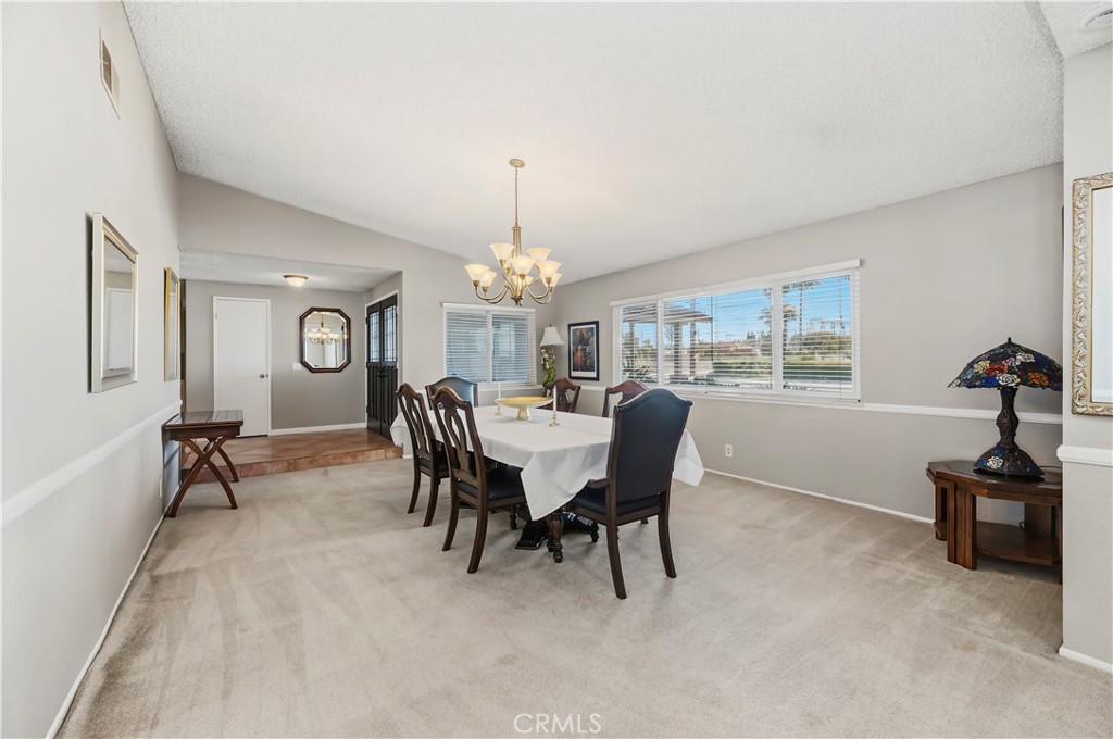 1510 S Oaks