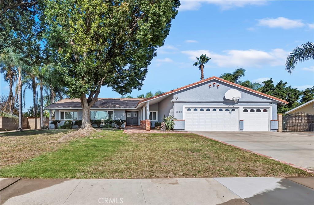 1510 S Oaks
