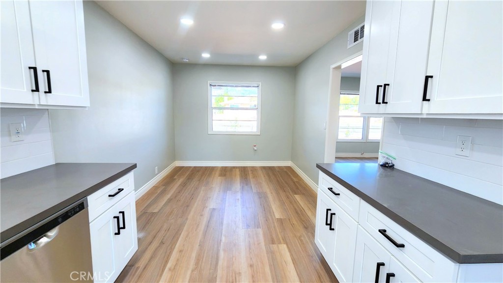 150 E Gladstone Street