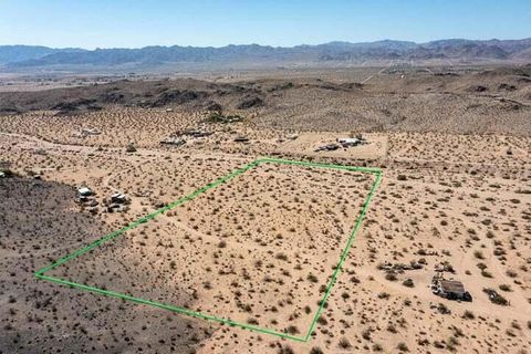 Photo of 110 Bellflower Street, Joshua Tree, CA 92252 (MLS # 219129236PS) Photo of 110 Bellflower Street, Joshua Tree, CA 92252 (MLS # 219129236PS)