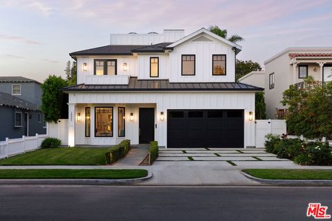 Photo of 16021 Northfield Street, Pacific Palisades, CA 90272 (MLS # 25585813)