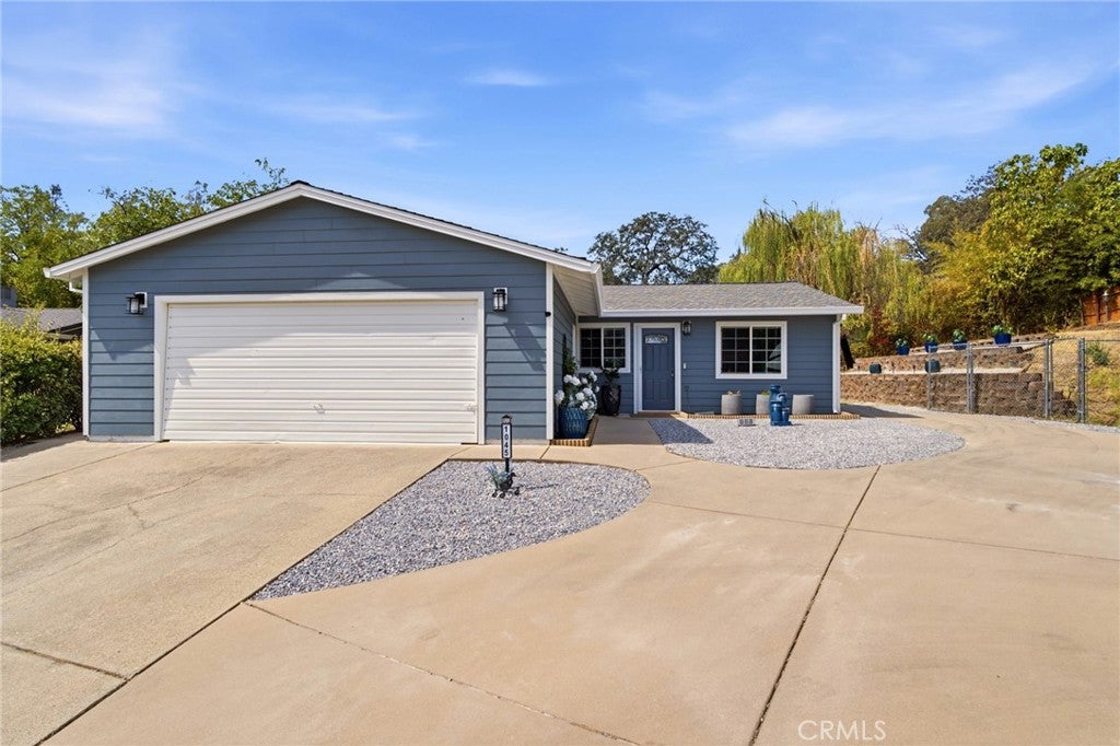 1045 Jaxon Way