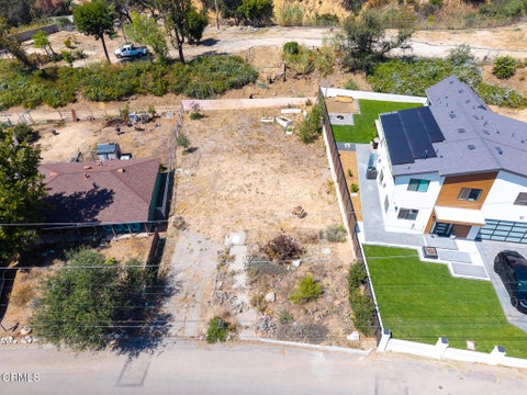 Photo of 3483 Glenrose Avenue, Altadena, CA 91001 (MLS # P1-29185)