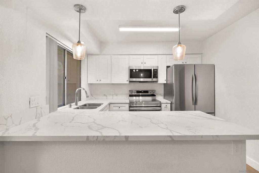 7982 Mission Center C