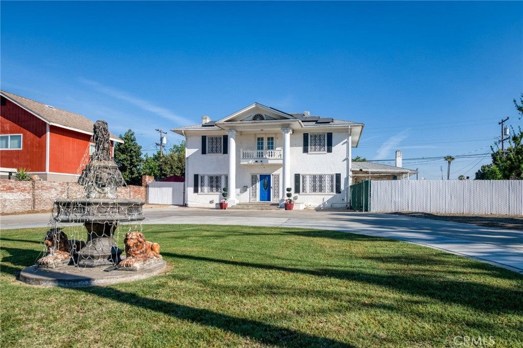 1407 E Princeton