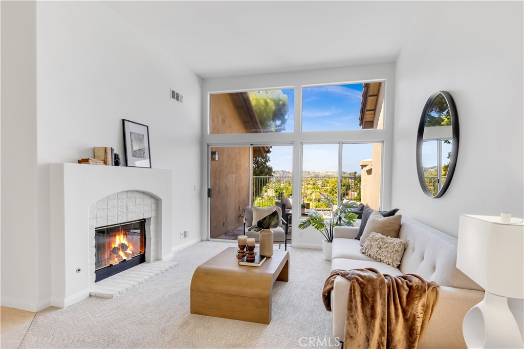 27689 Via Sequoia