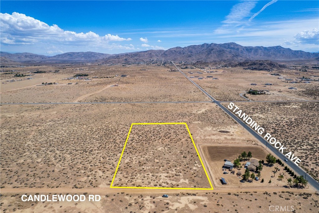 Beautiful almost 5-acres parcel of flatland located in the rapidly growing city of Apple Valley. This prime piece of land is ready for you to built your dream home in a vibrant and developing community.