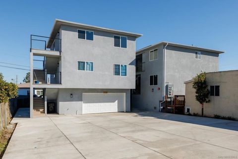 Photo of 3730 Acacia St, San Diego, CA 92101 (MLS # 260008219SD)