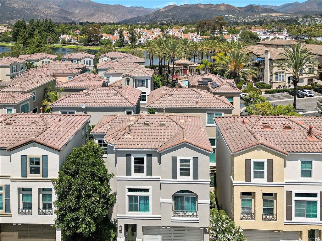 205 Montana del Lago Drive